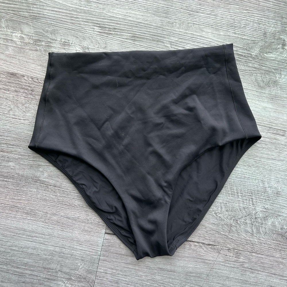 Left on Friday Hi Tide Black Swim Bottoms, Size XL (only worn one vacation)